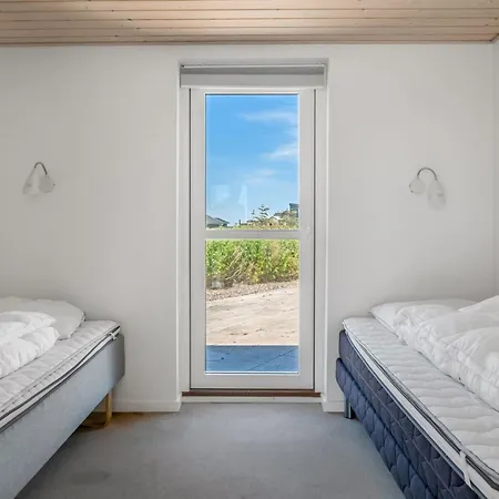 Jonas - 450m From The Sea By Interhome